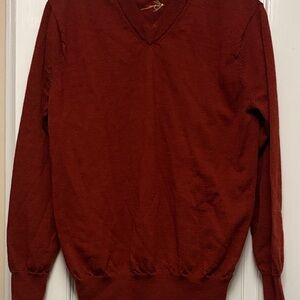 Men's Orvis V-Neck Sweater in Maroon